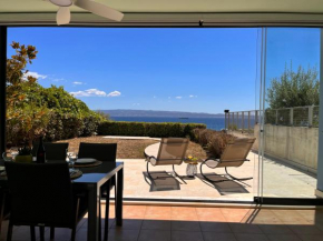 NEDA - Spacious apartment with sea view garden